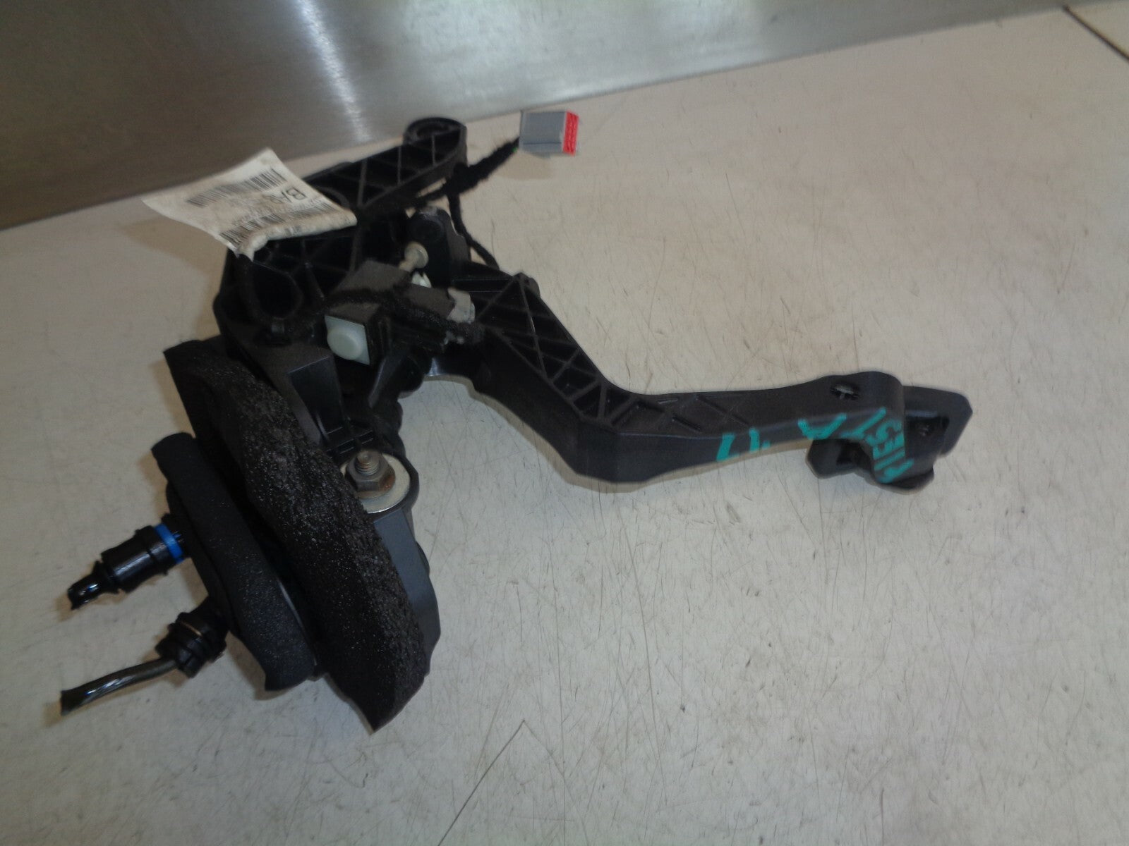 FORD FIESTA MK7 2017 1.2 PETROL CLUTH PEDAL MASTER CYLINDER AY117B633BE
