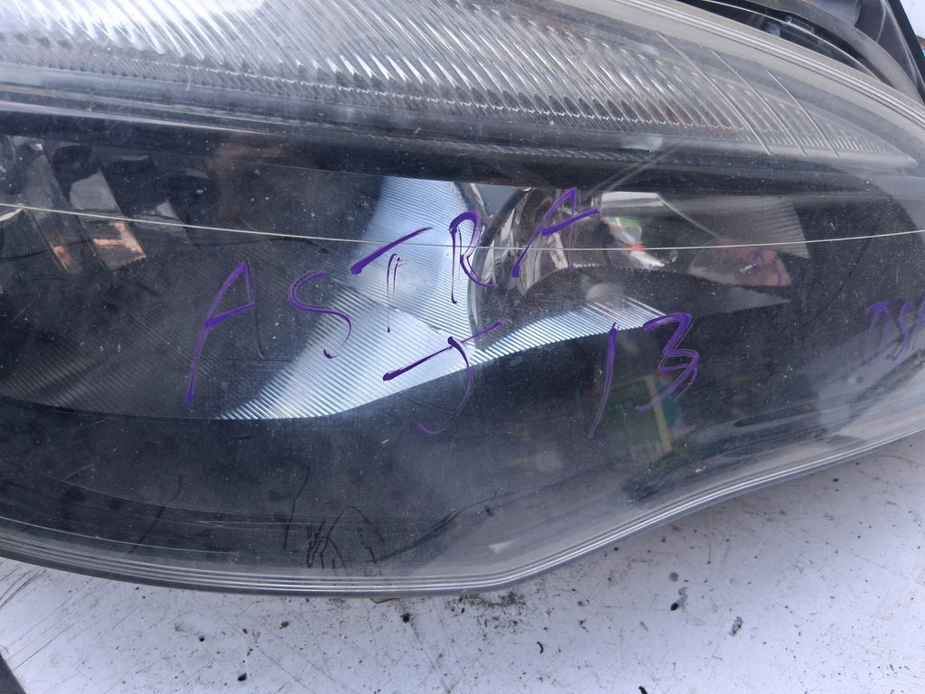2013 VAUXHALL ASTRA J ESTATE OSF DRIVER SIDE FRONT RIGHT HEADLIGHT 13371598