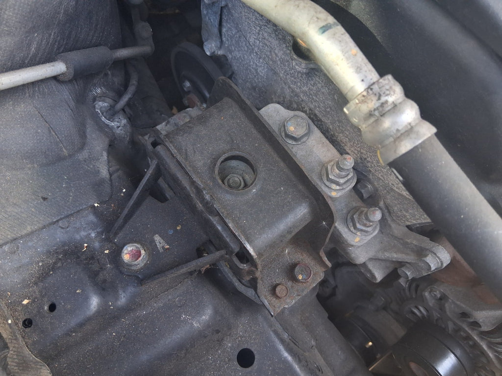 2018 MITSUBISHI OUTLANDER MK3 OSF DRIVER SIDE RIGHT ENGINE MOUNT