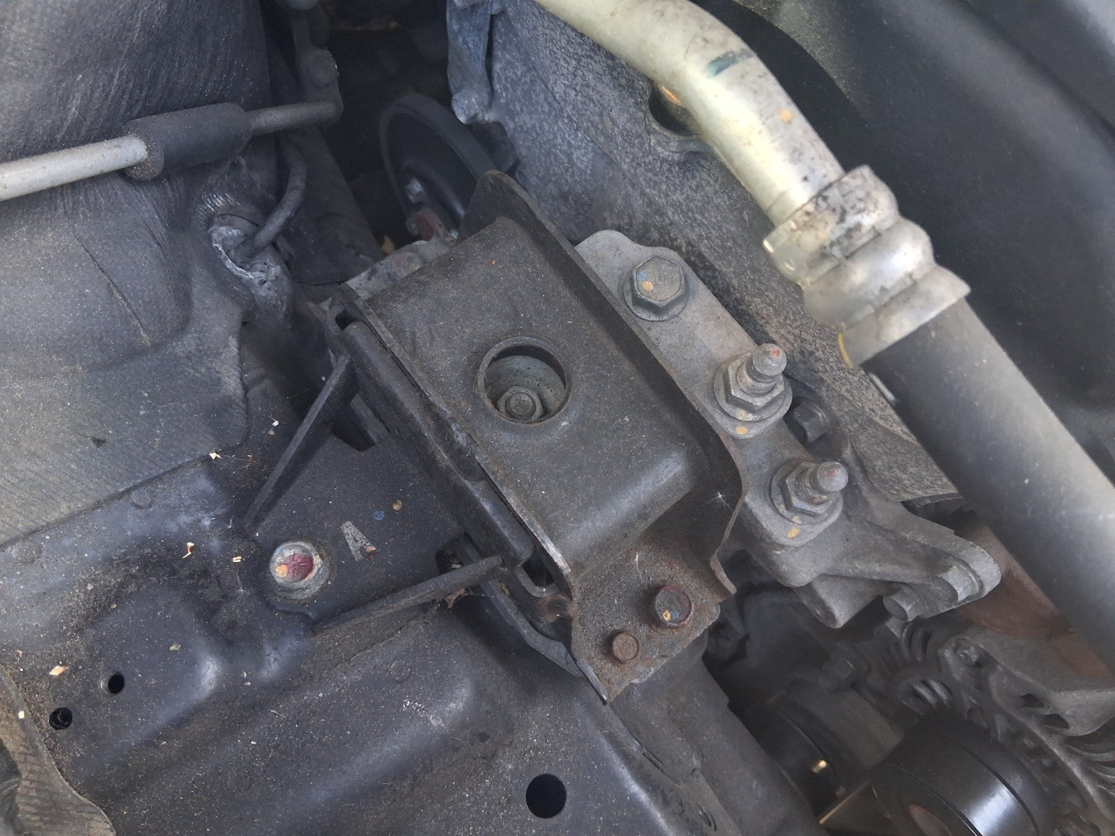 2018 MITSUBISHI OUTLANDER MK3 OSF DRIVER SIDE RIGHT ENGINE MOUNT