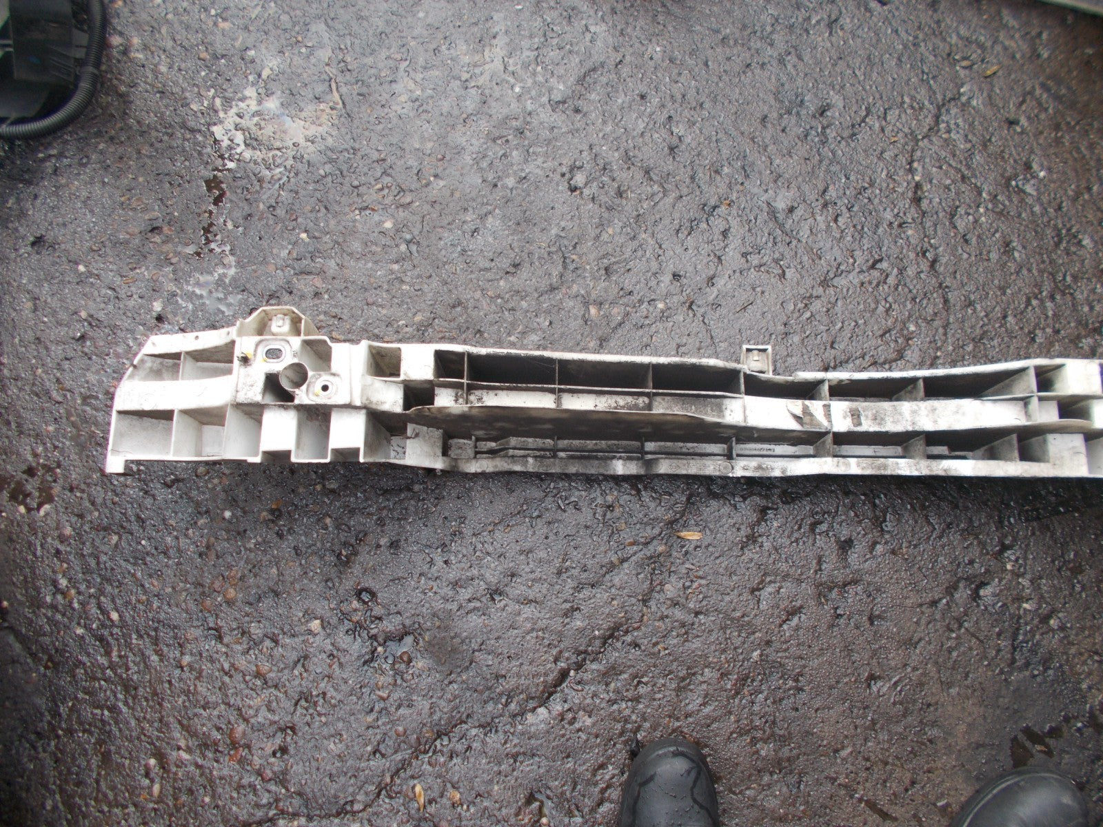RENAULT CLIO (MK3) REAR BUMPER REINFORCER 8200467197