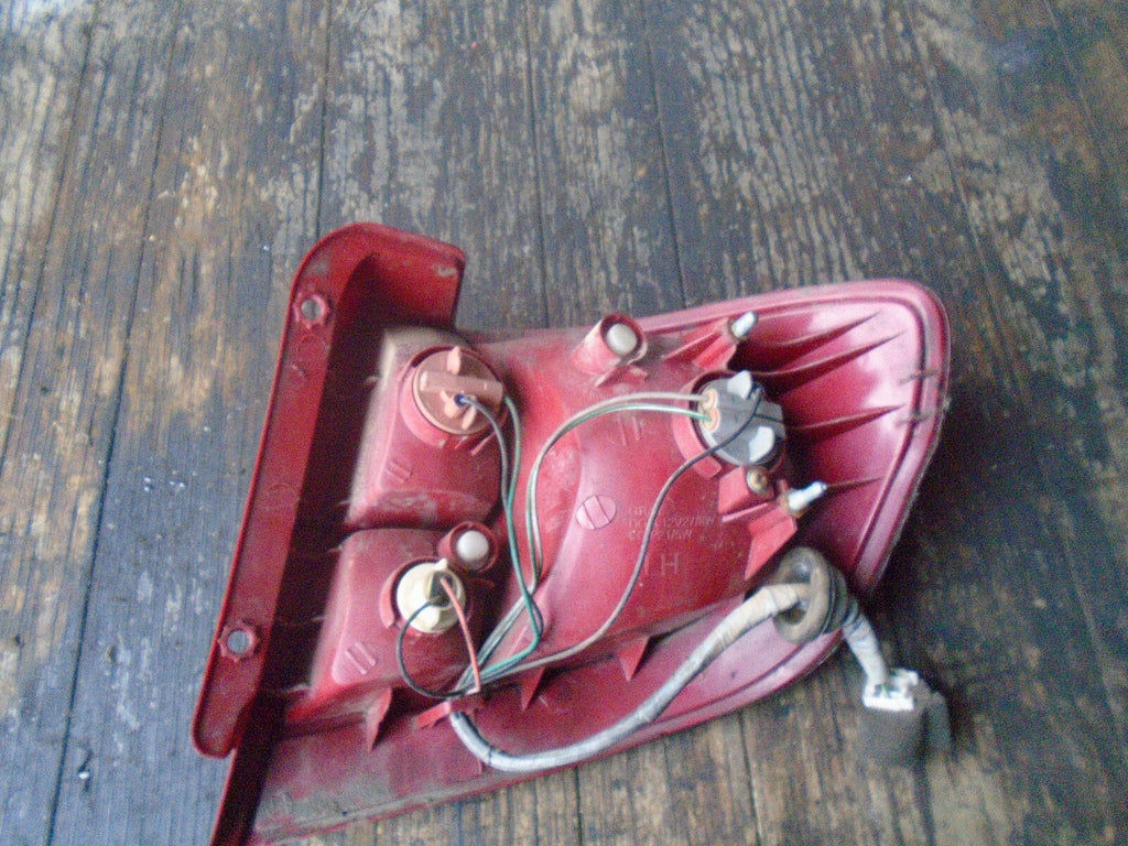 HONDA GETZ NSR REAR PASSENGER TAIL LIGHT 924011CXX