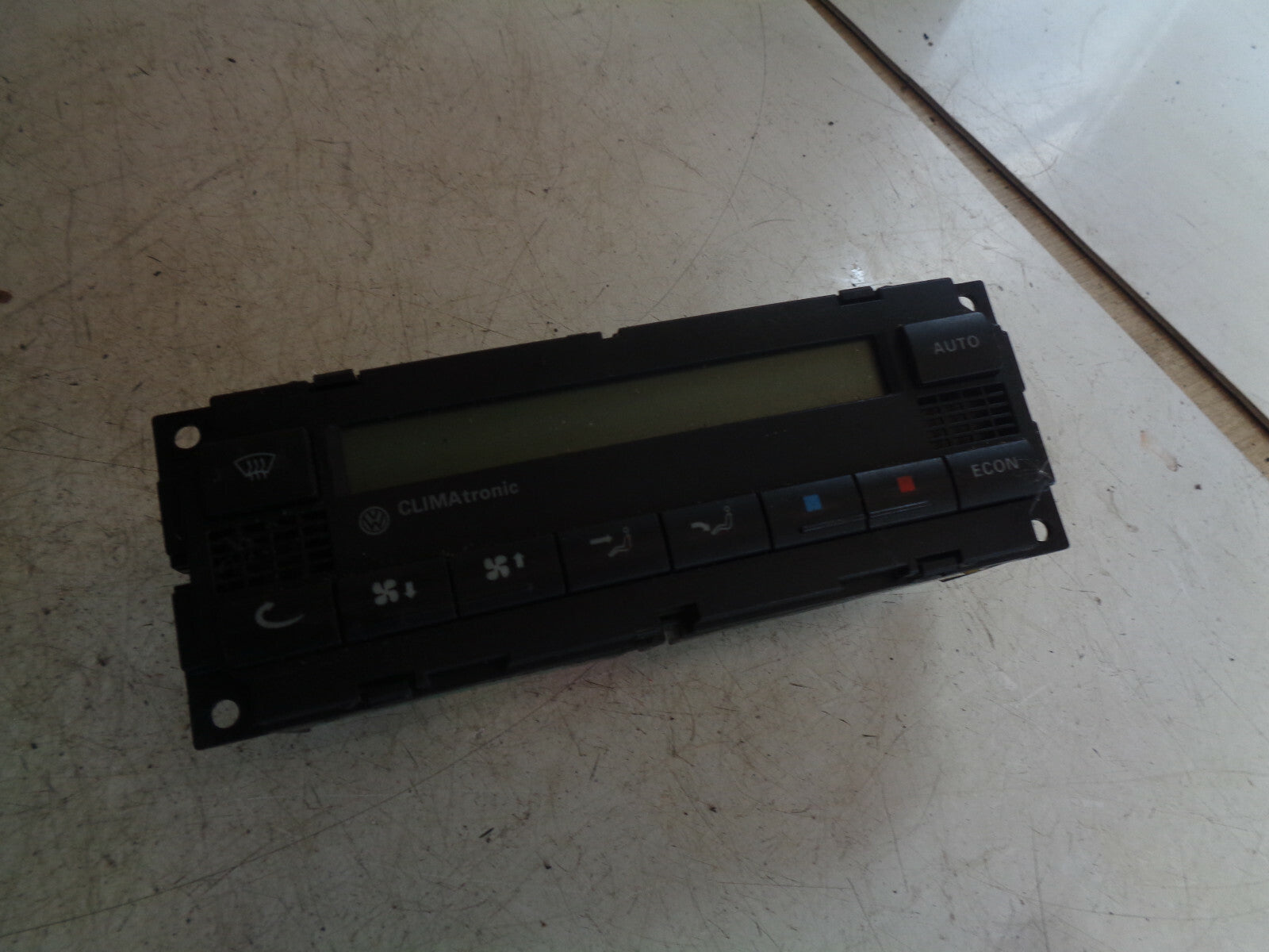 VW VOLKSWAGEN PASSAT HEATER CLIMATE CONTROL UNIT
