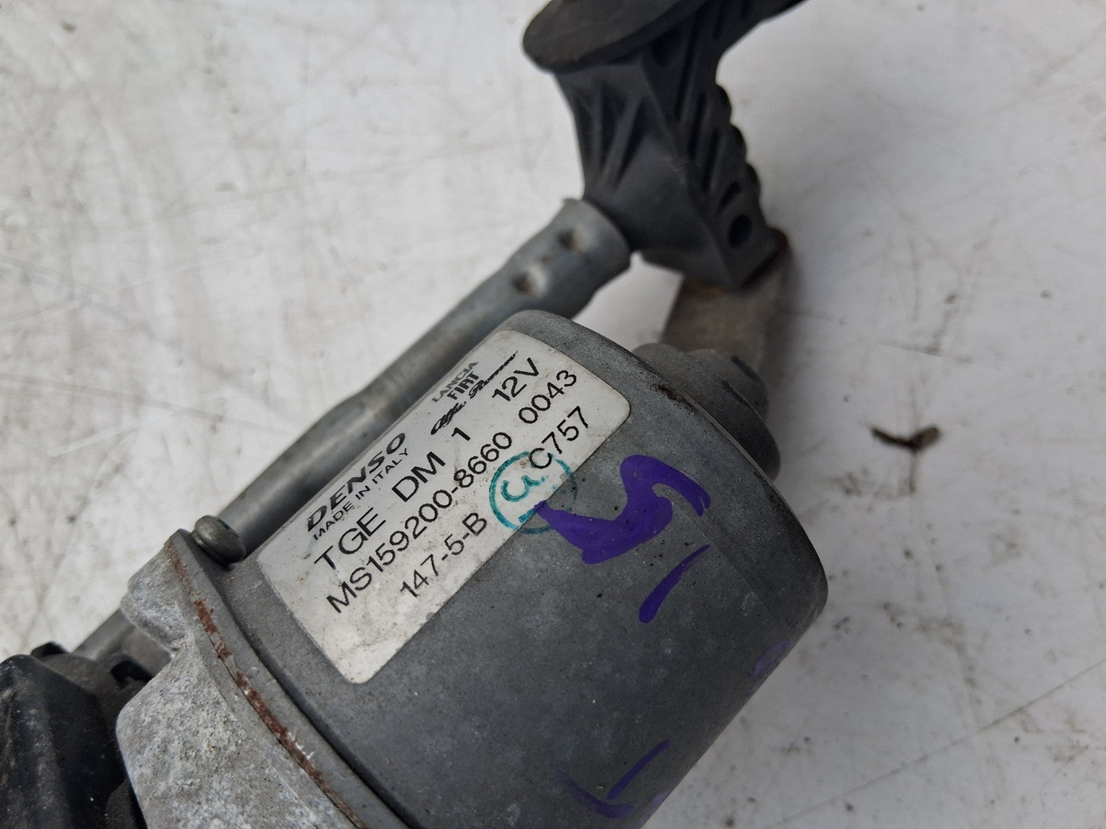 2015 FIAT 500 LOUNGE FRONT WINDSCREEN WIPER MOTOR LINKAGE MS1592008660