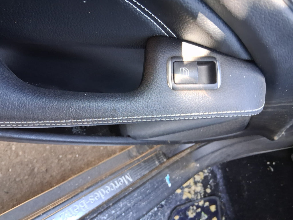 2019 MERCEDES BENZ GLA 180 X156 NSF PASSENGER SIDE FRONT WINDOW CONTROL SWITCH