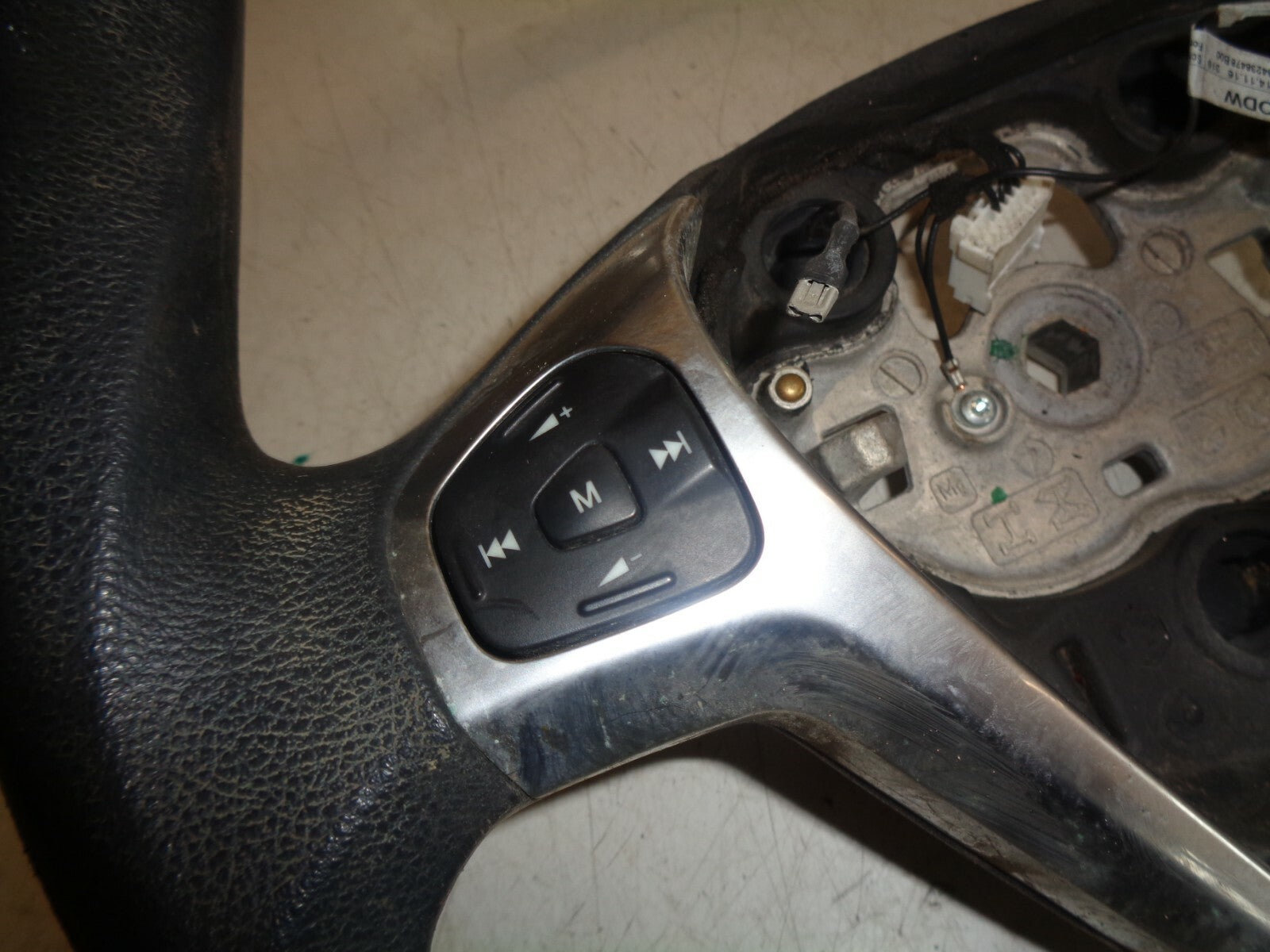 FORD FIESTA 2016 MK7 3 SPOKE MULTI FUNCTION STEERING WHEEL C1BB3600AB3ZHE