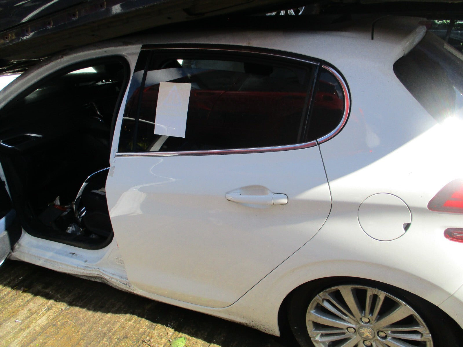 PEUGEOT 208 2017 5 DOOR NSR PASSENGER SIDE REAR COMPLETE DOOR WHITE EVL