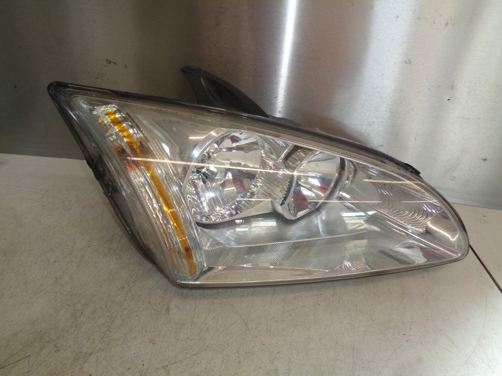 FORD FOCUS MK2 2007 PREFACELIFT OS DRIVER SIDE FRONT HEADLIGHT HEADLAMP