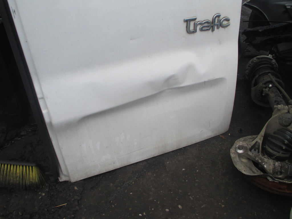 VAUXHALL VIVARO RENAULT TRAFIC MK1 2011 OSR DRIVER SIDE REAR DOOR WHITE