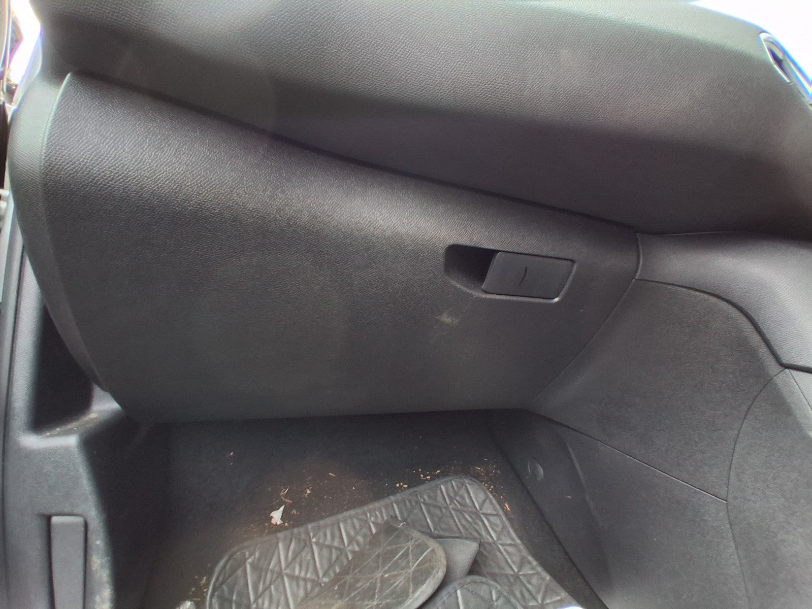 2014 PEUGEOT 308 MK2 PASSENGER SIDE STORAGE COMPARTMENT GLOVEBOX