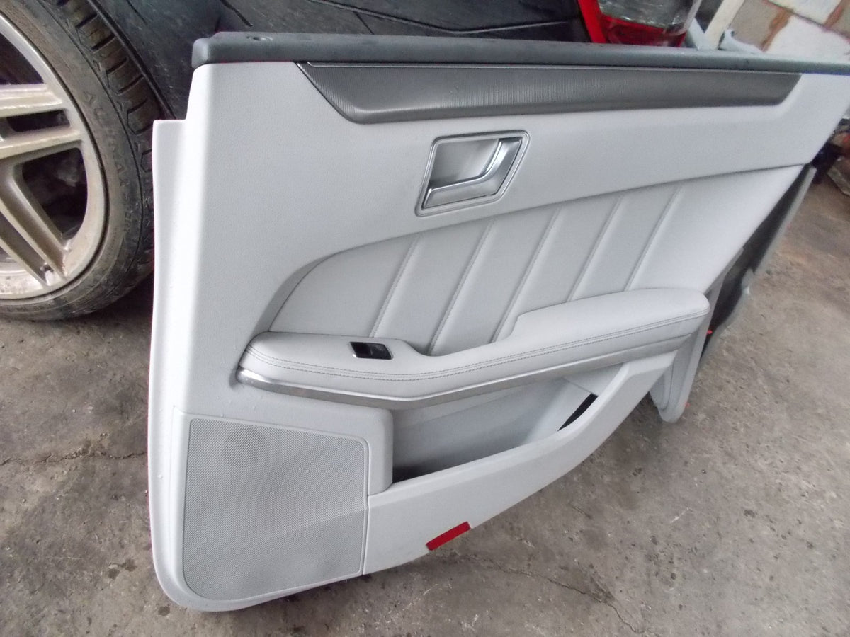 MERCEDES E CLASS W212 2016 OSR DRIVERS SIDE REAR DOOR CARD WHITE