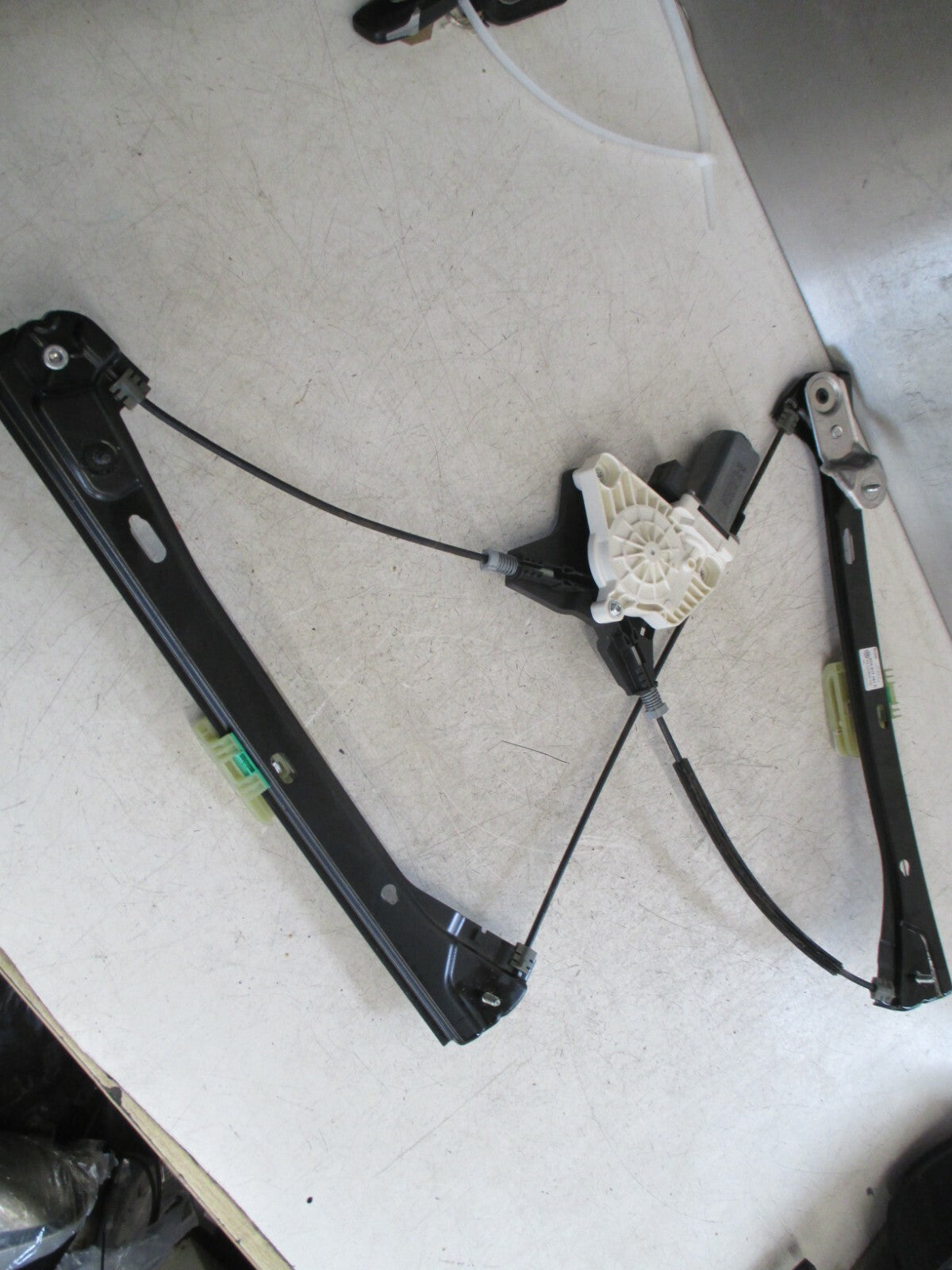 VOLKSWAGEN PASSAT B8 NSF FRONT PASSENGER SIDE WINDOW REGULATOR 3G0837461C