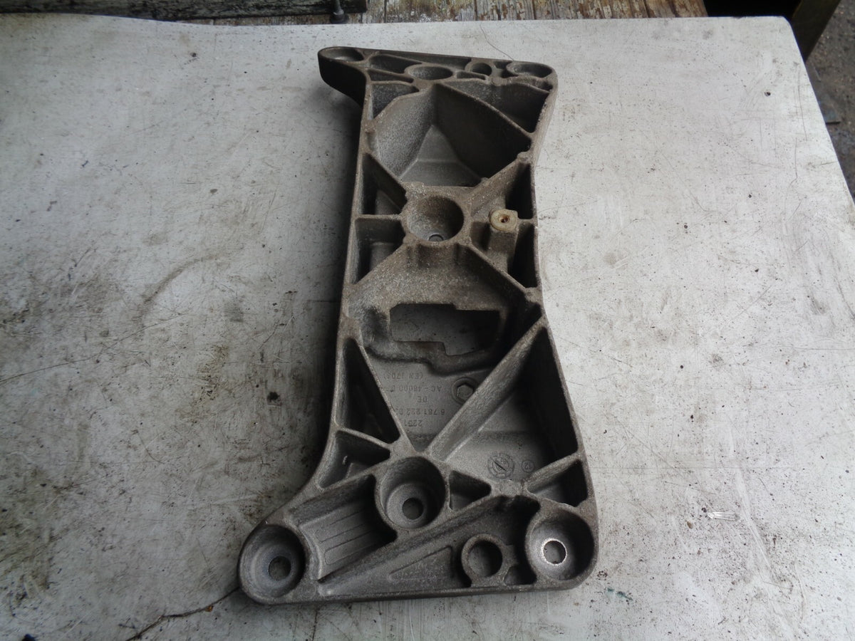 BMW 5 SERIES F10 F11 M SPORT GEARBOX MOUNT BRACKET 678122203