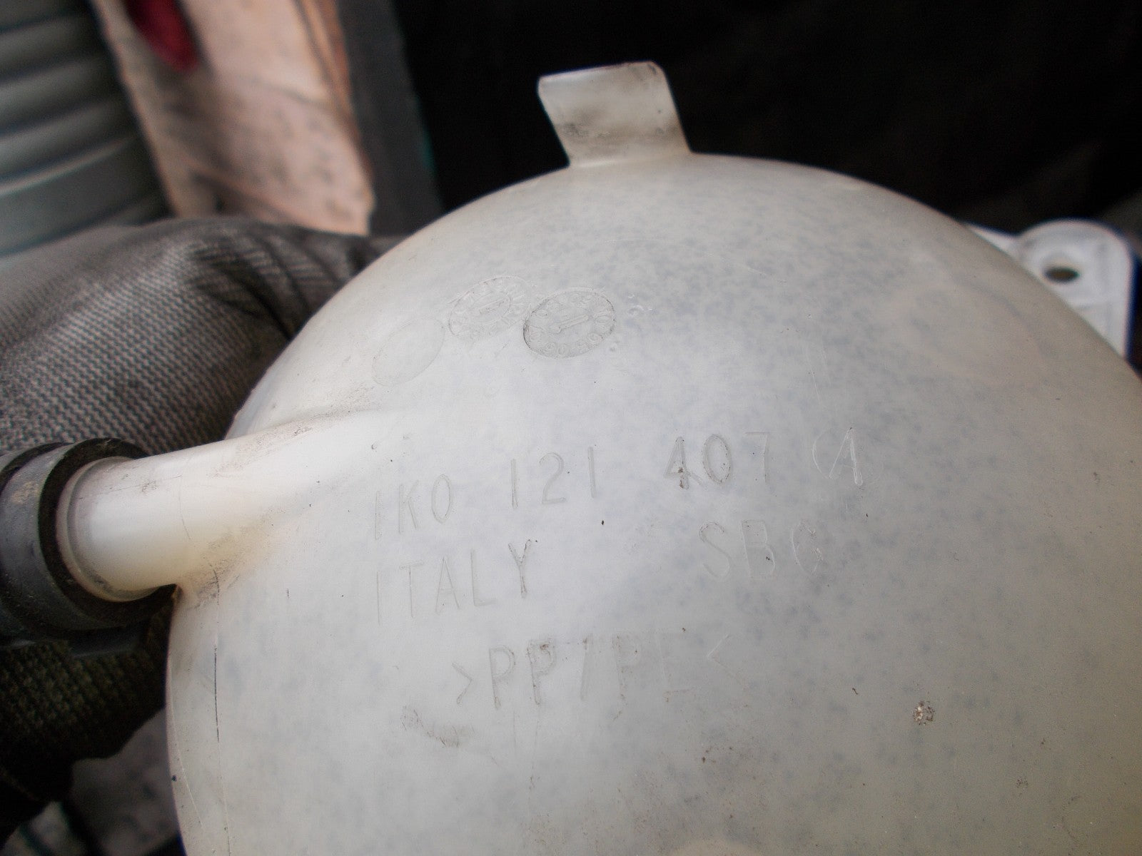 2007 VW VOLKSWAGEN JETTA SE HEADER TANK COOLANT EXPANSION TANK 1K0121407