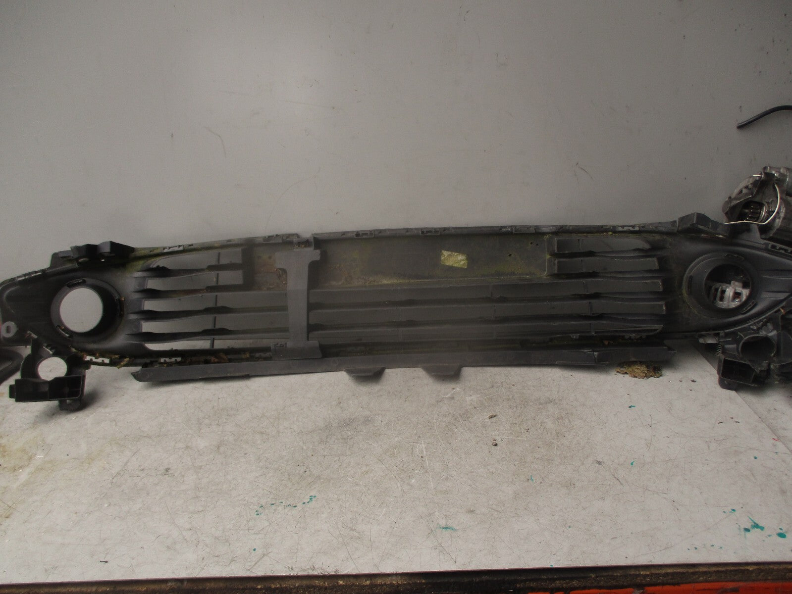 2015 RENAULT CLIO MK4 FRONT BUMPER LOWER GRILLE 622542958R