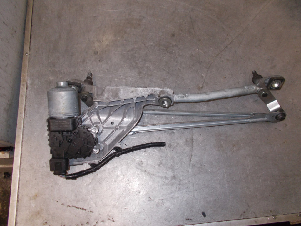 FORD FIESTA 2014 MK7.5 7 FRONT WIPER MOTOR & LINKAGE 8A6117B571BB 8A6117500BG