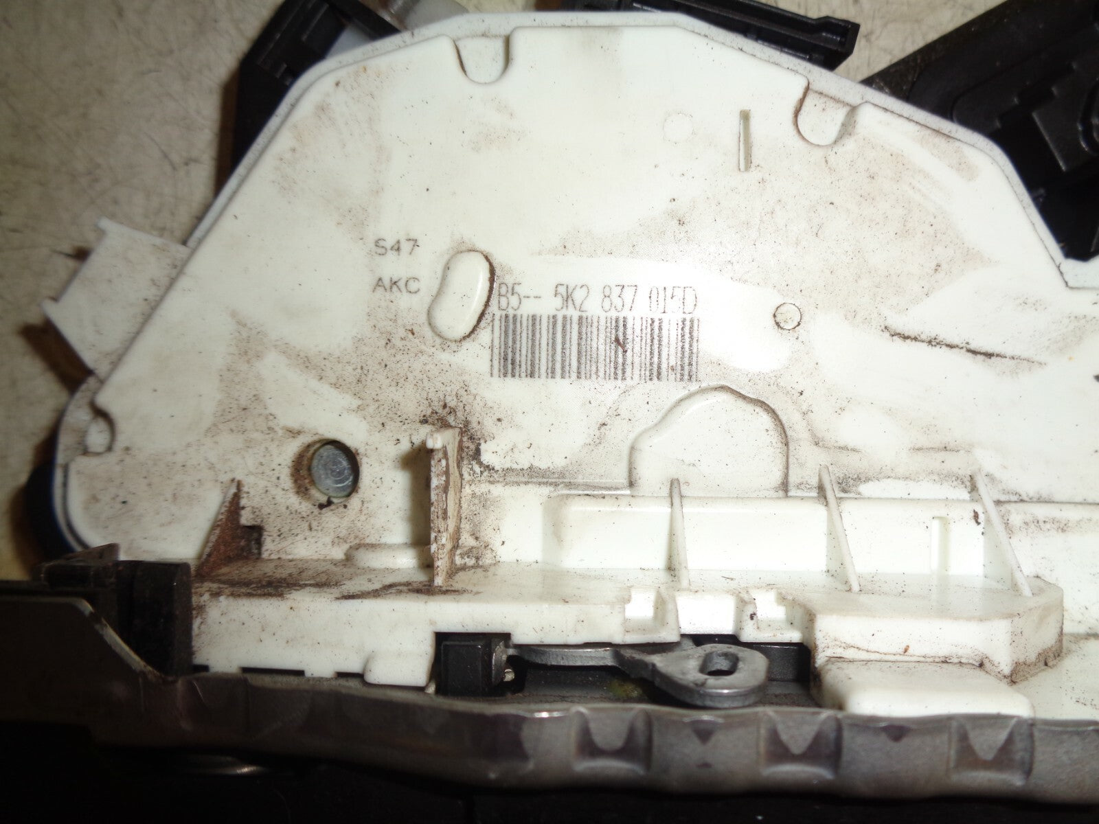 VW VOLKSWAGEN GOLF MK7 2013 NSF PASSENGER FRONT LOCK MECH MECHANISM 5k2837015d