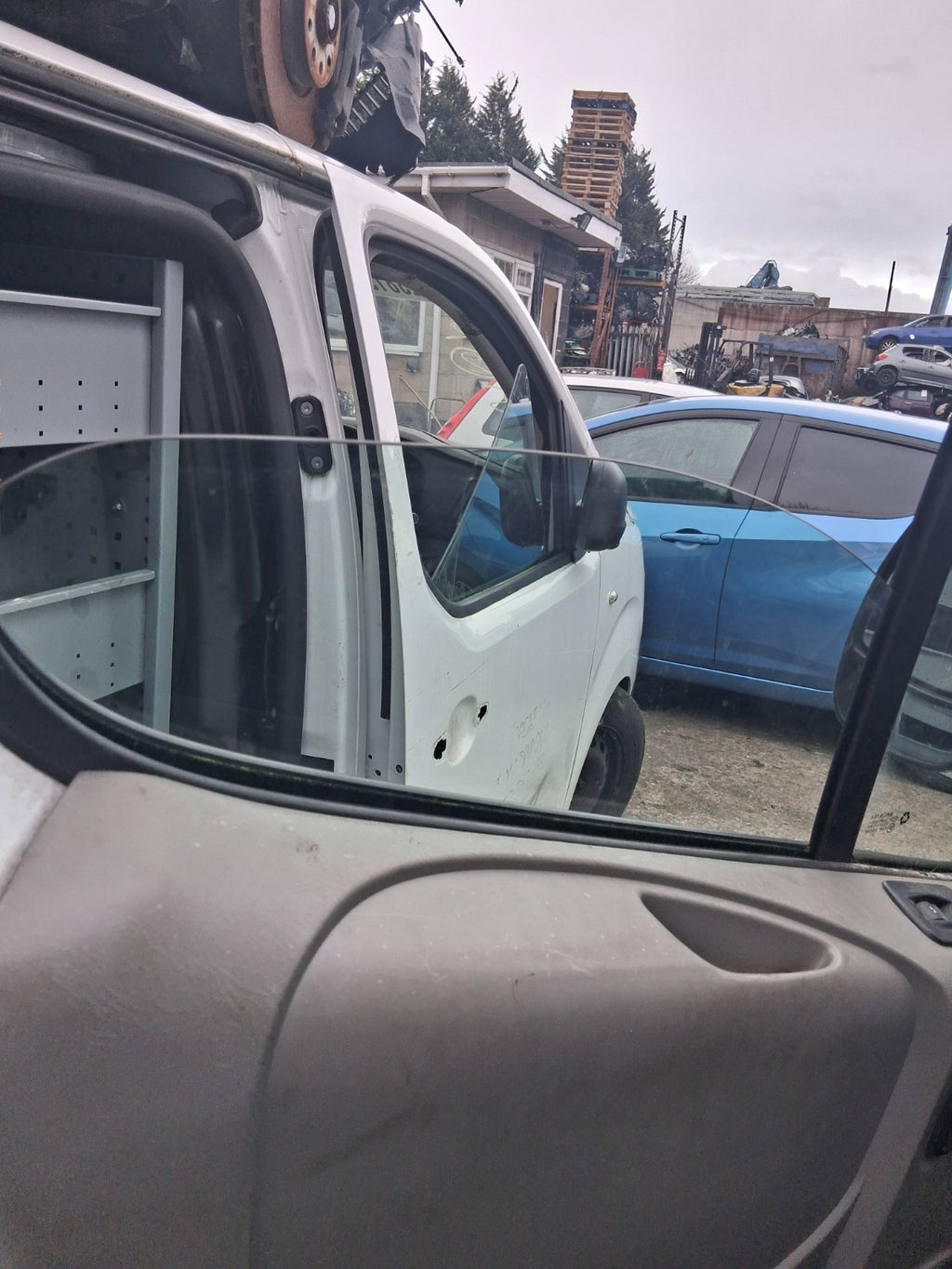 2014 VAUXHALL VIVARO MK1 NSF PASSENGER SIDE FRONT LEFT WINDOW GLASS