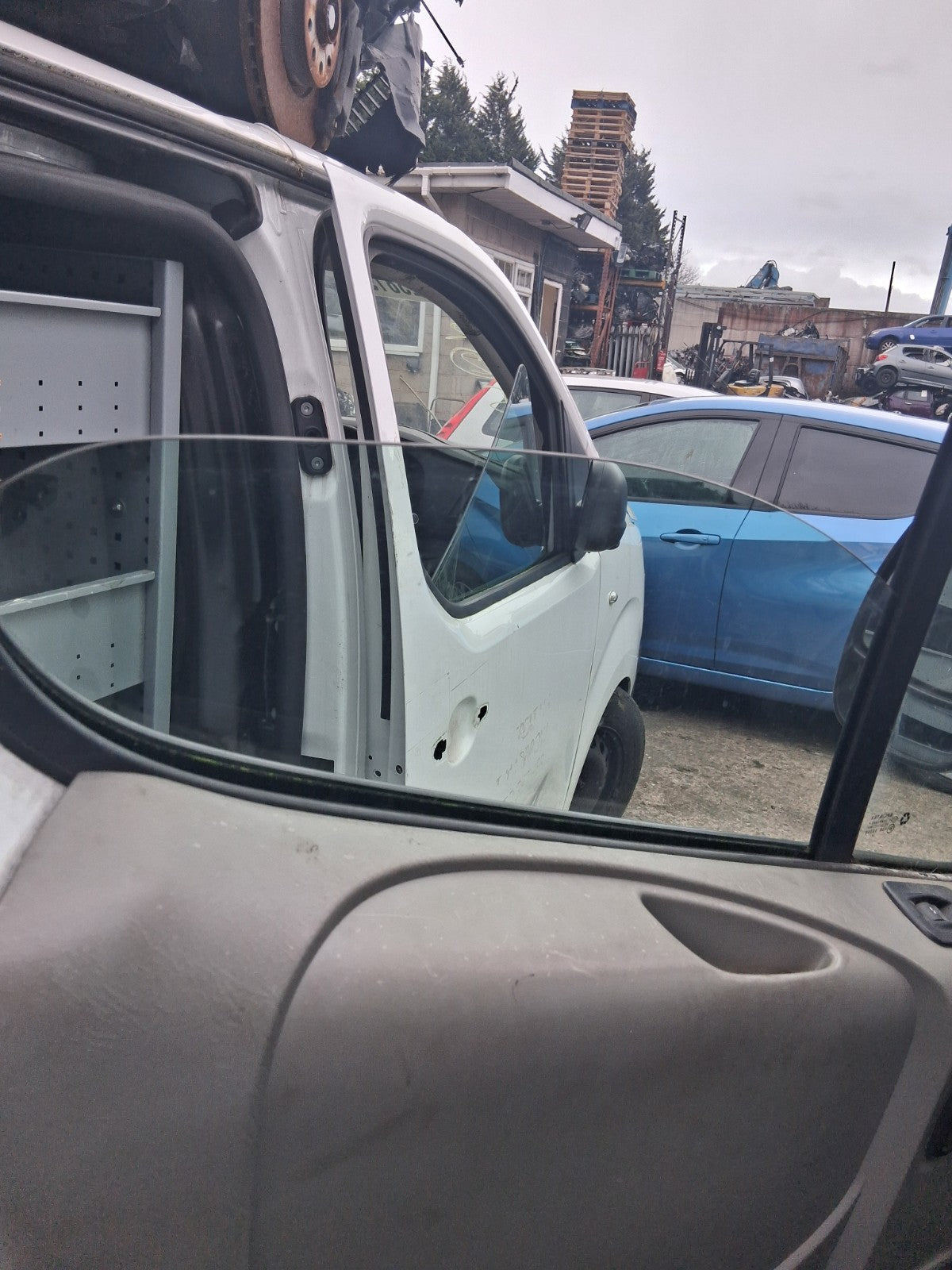 2014 VAUXHALL VIVARO MK1 NSF PASSENGER SIDE FRONT LEFT WINDOW GLASS
