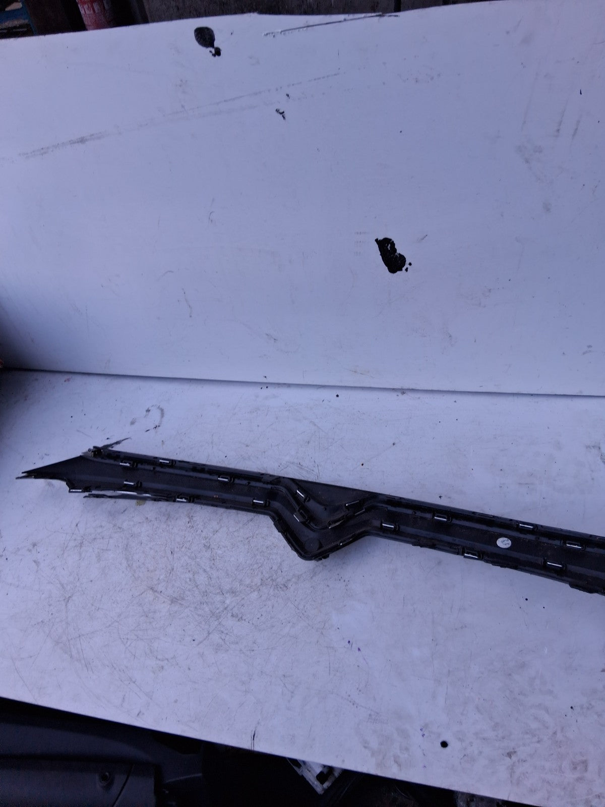 CITROEN C4 2007 ON RADIATOR GRILLE 9834711980