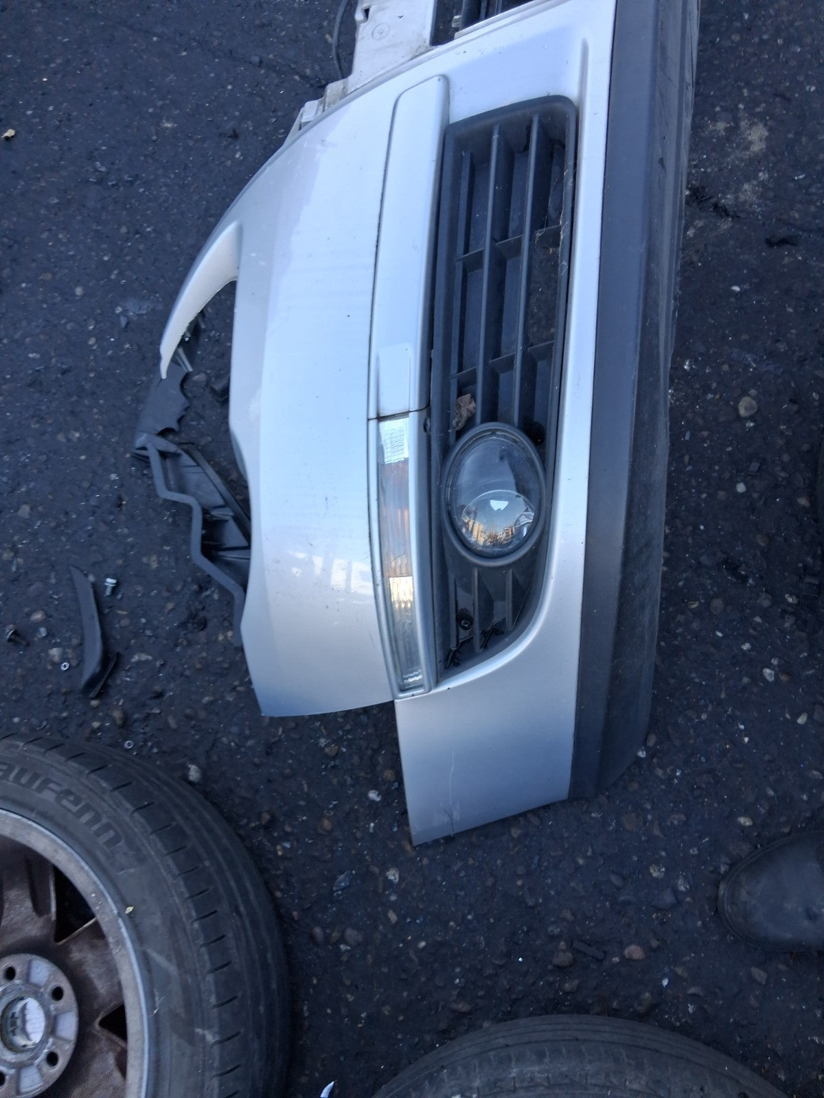 2006 VW VOLKSWAGEN PASSAT B6 ESTATE COMPLETE FRONT BUMPER WITH GRILLE FOG LIGHTS