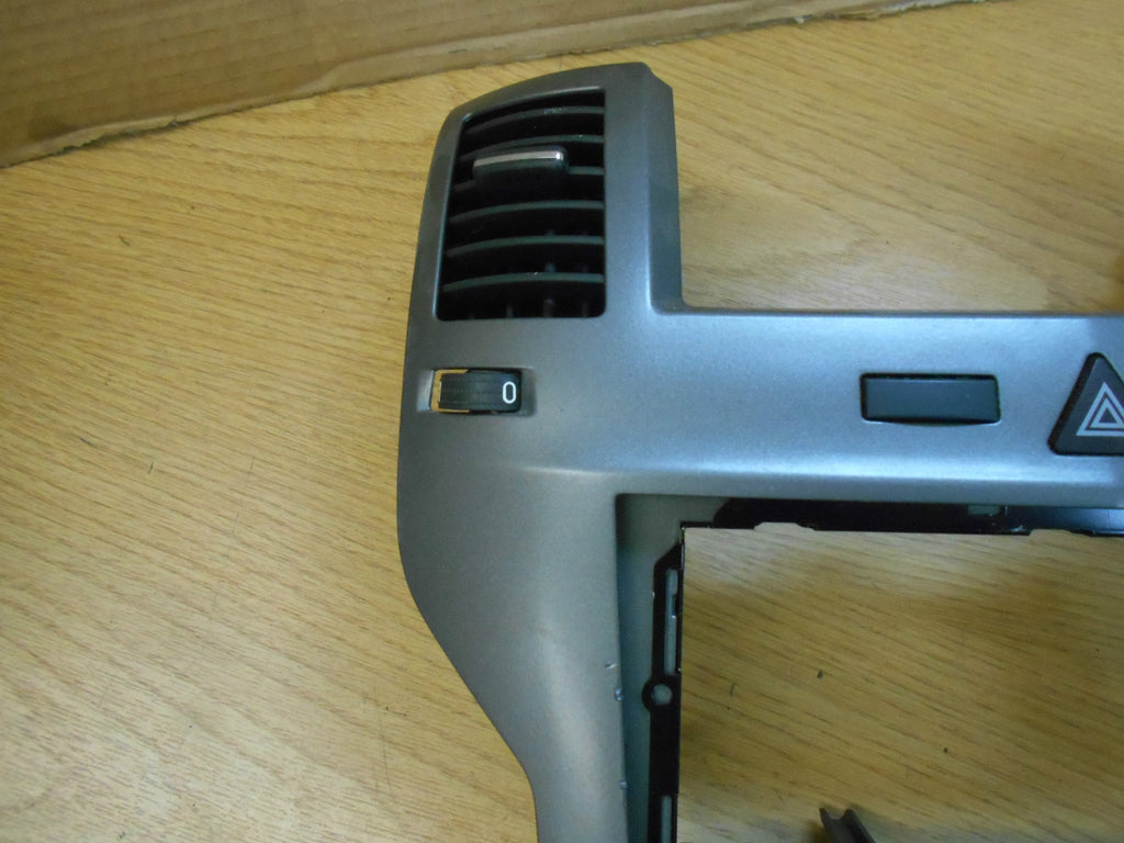 VAUXHALL ZAFIRA B 2006 HEATER STEREO SURROUND VENT HAZARD SWITCH ASSEMBLY
