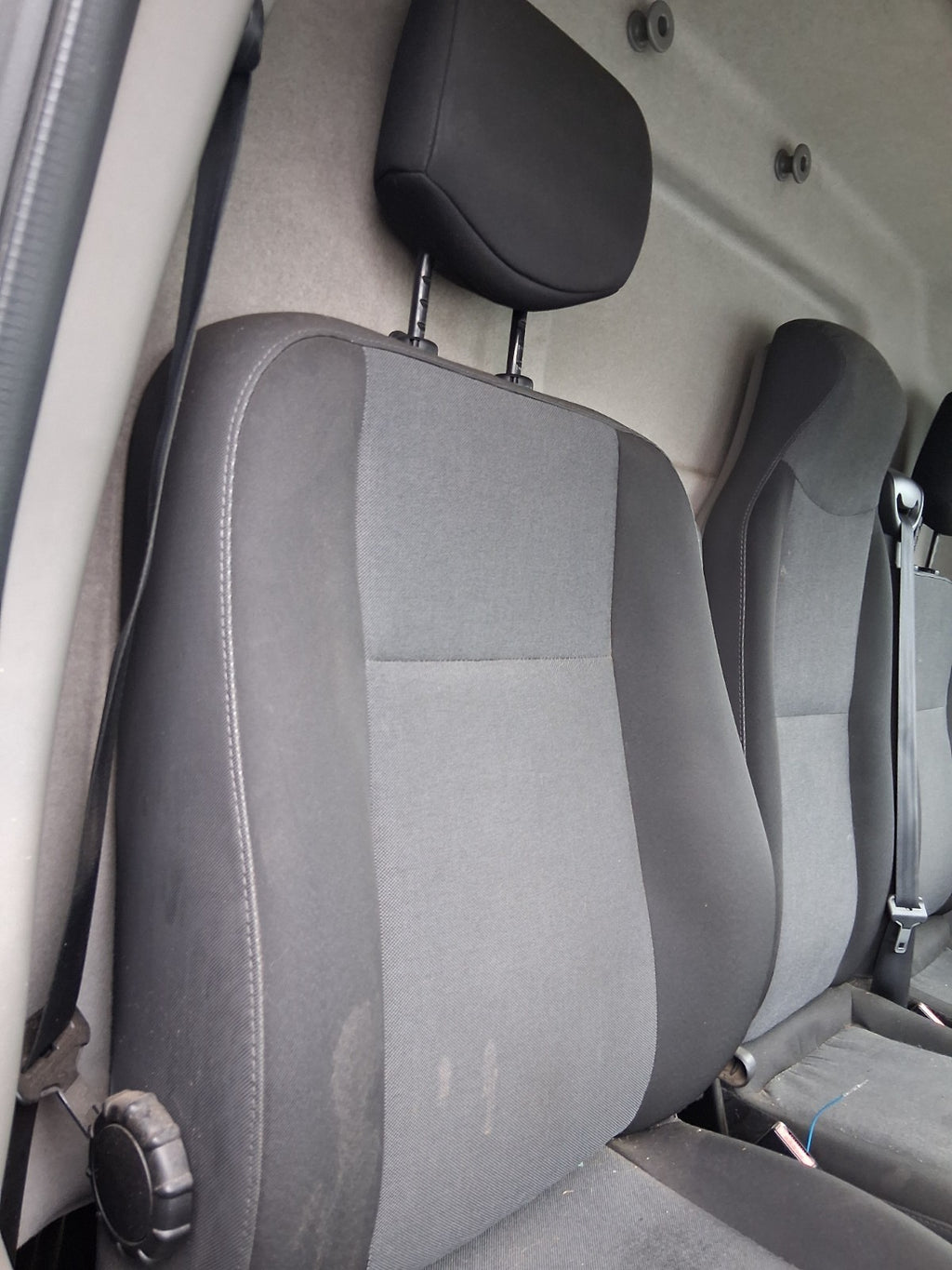 2021 NISSAN NV400 MK1 OSF DRIVER SIDE FRONT RIGHT SEAT COMPLETE FABRIC