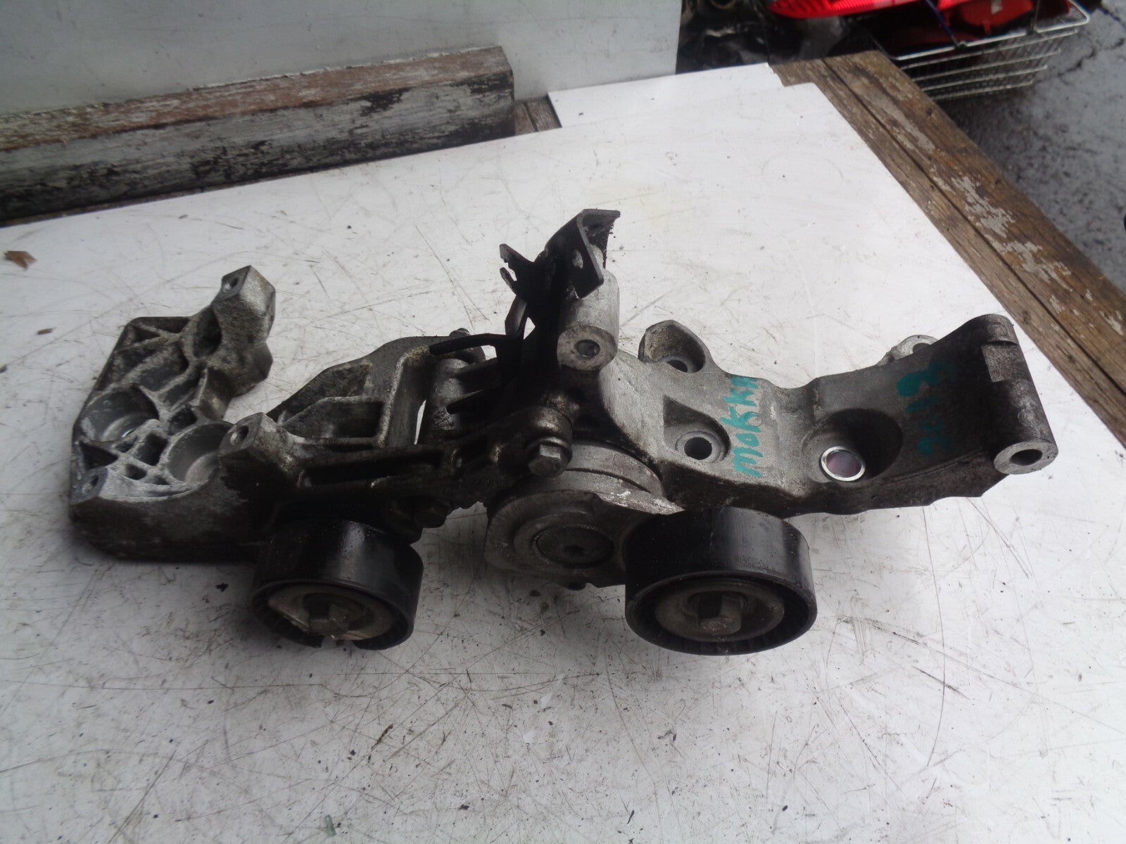 VAUXHALL MOKKA 2013 DRIVE BELT TENSIONER 55565570