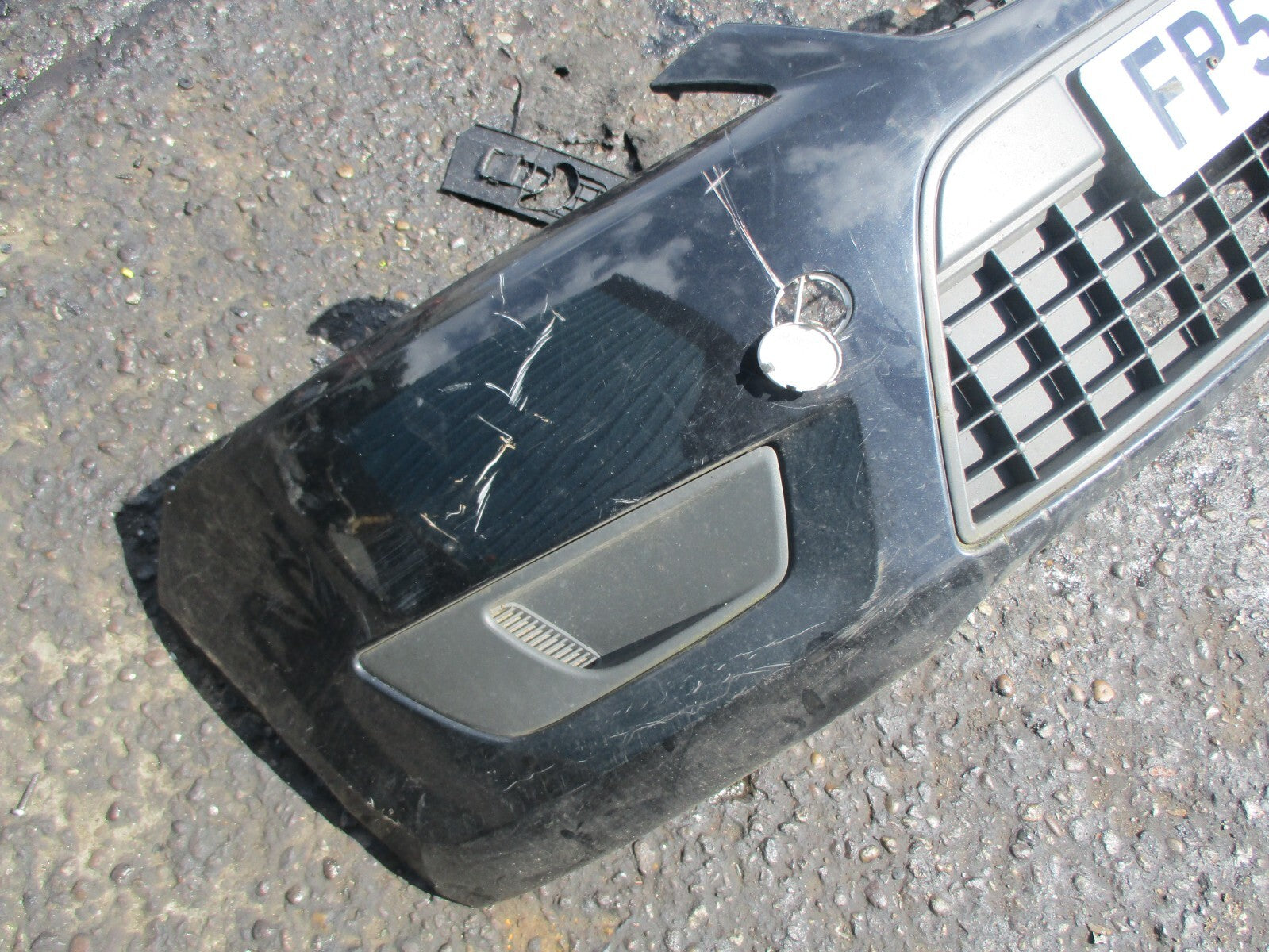 FORD MONDEO MK4 2007 PREFACELIFT FRONT BUMPER BLACK
