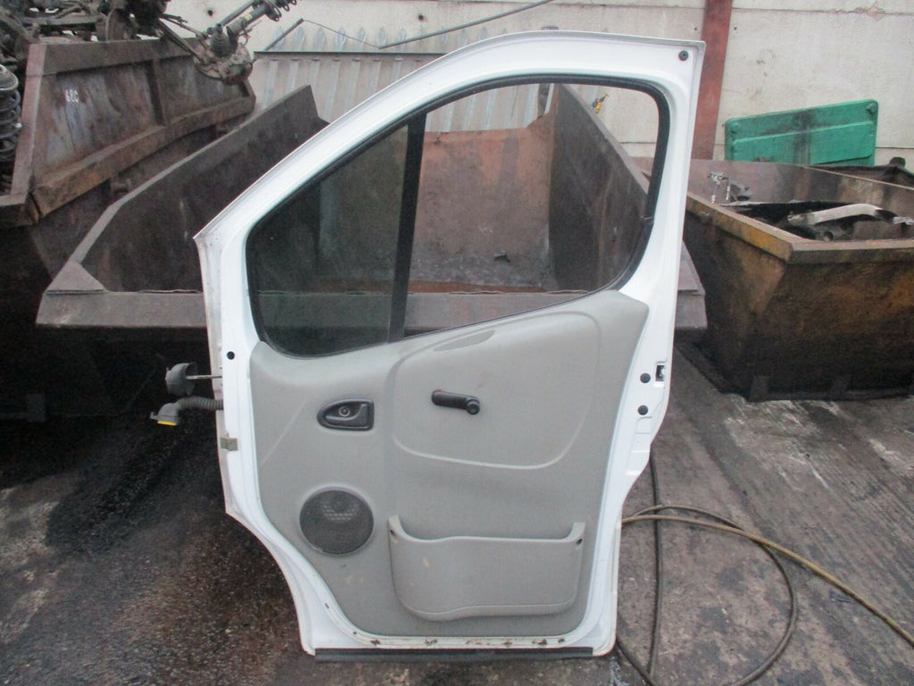 VAUXHALL VIVARO RENAULT TRAFIC OSF DRIVER SIDE FRONT COMPLETE DOOR WHITE