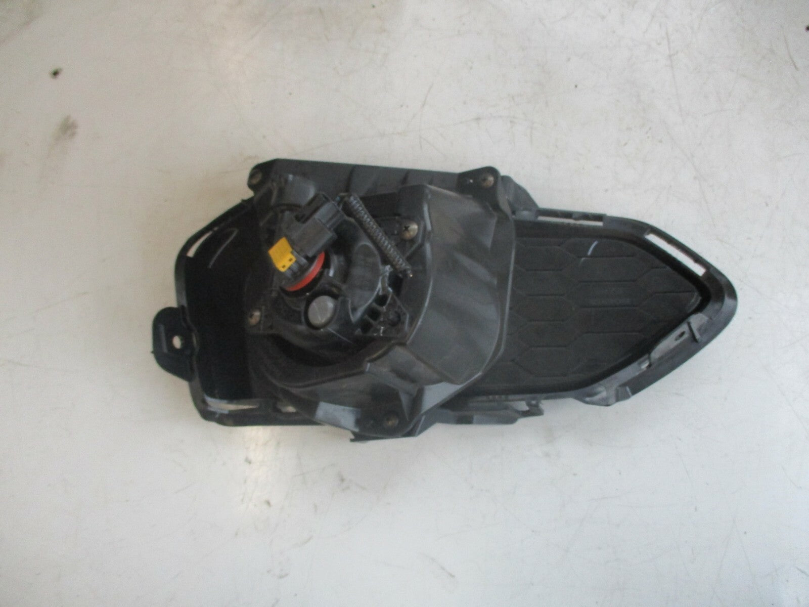 HONDA JAZZ MK4 NSF PASSENGER NEAR SIDE FRONT FOG LIGHT & TRIM