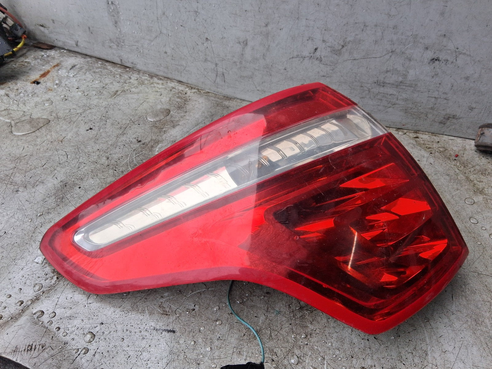 2010 CITROEN C4 PICASSO NSR PASSENGER SIDE REAR LEFT TAIL LIGHT 9653547580