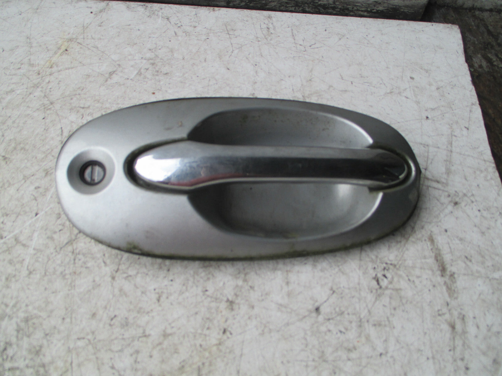 KIA SEDONA MK1 2004 OSF DRIVER SIDE FRONT EXTERIOR DOOR HANDLE