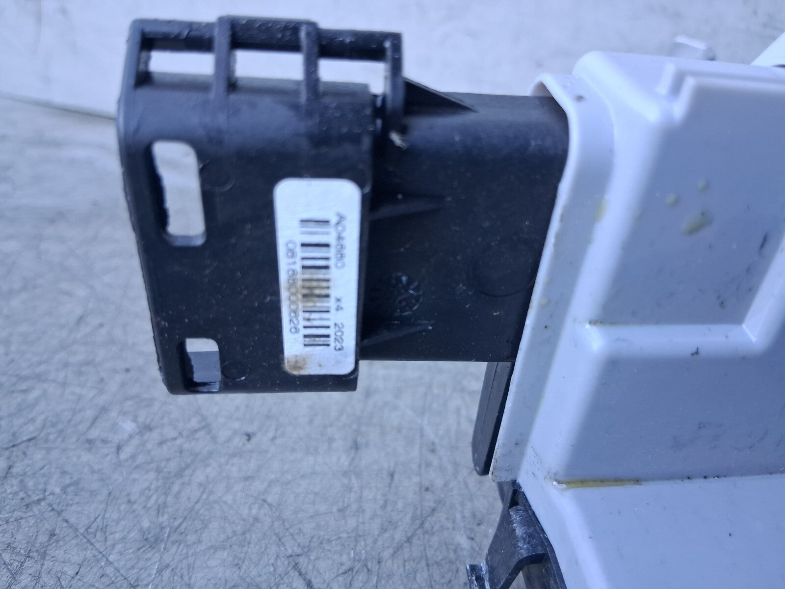 2023 CITROEN BERLINGO MK3 NSF PASSENGER SIDE FRONT DOOR LOCK MECHANISM PSA163436