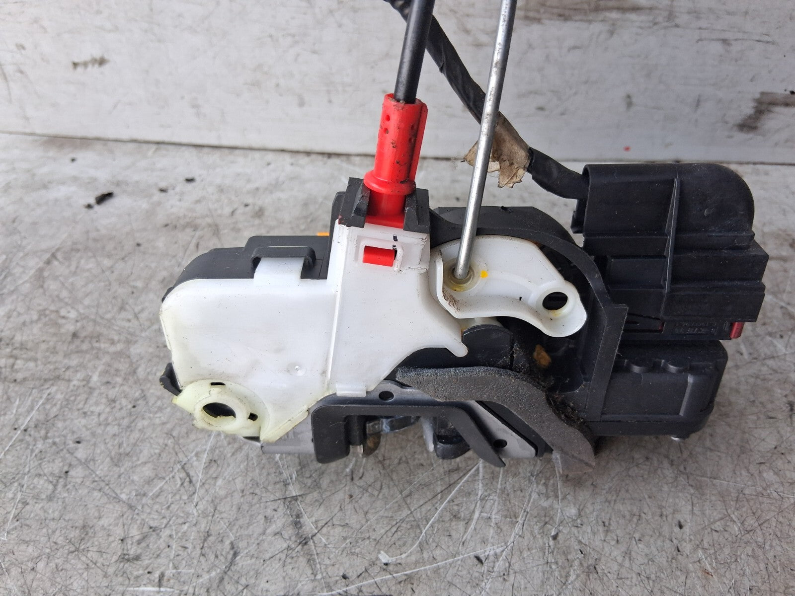 VAUXHALL ZAFIRA C 2016 OSF DRIVER SIDE FRONT DOOR LOCK MECHANISM 3023881
