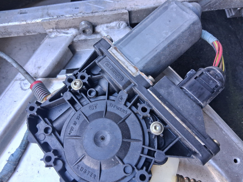 AUDI A3 OSR REAR RIGHT DRIVER SIDE QUARTER GLASS AND WINDOW MOTOR REGULATOR