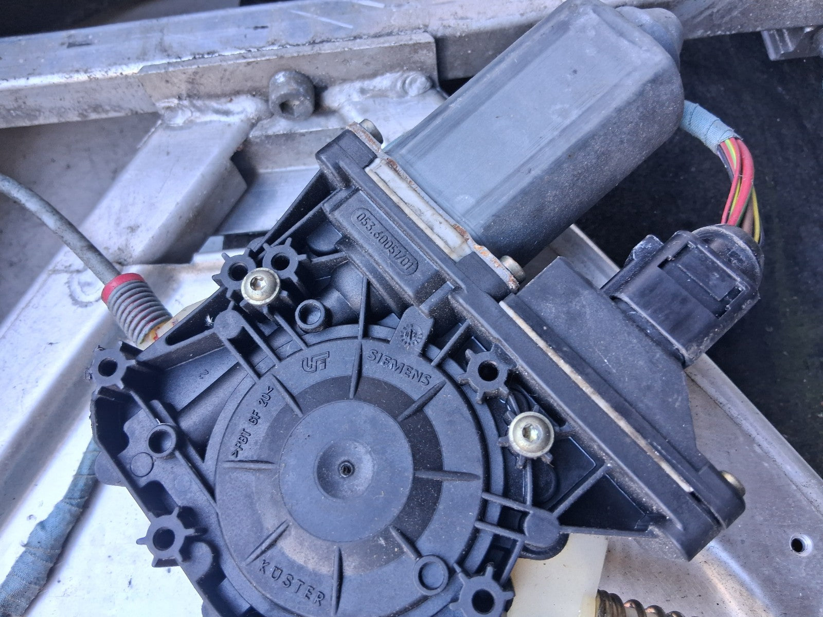 AUDI A3 OSR REAR RIGHT DRIVER SIDE QUARTER GLASS AND WINDOW MOTOR REGULATOR