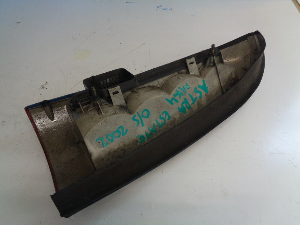 VAUXHALL ASTRA 2002 MK4 REAR OS DRIVER SIDE REAR TAIL LIGHT