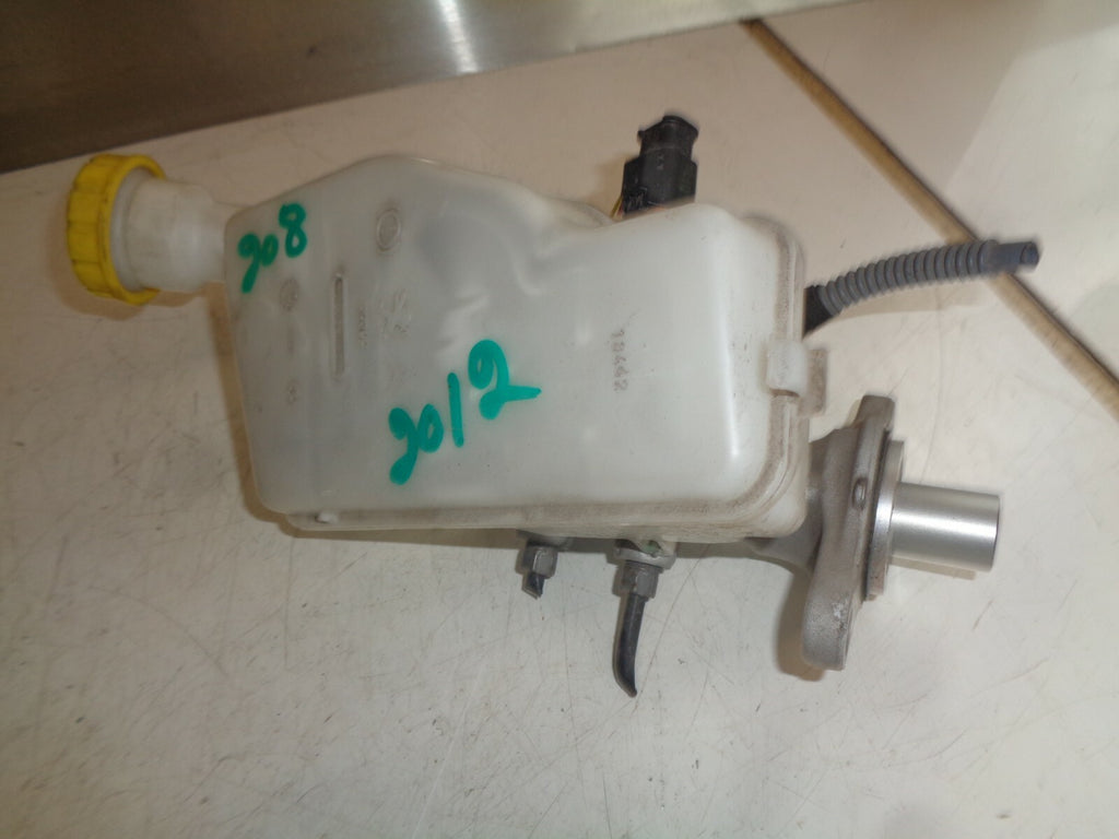 PEUGEOT 208 2012 1.2 PETROL BRAKE MASTER CYLINDER RESERVOIR