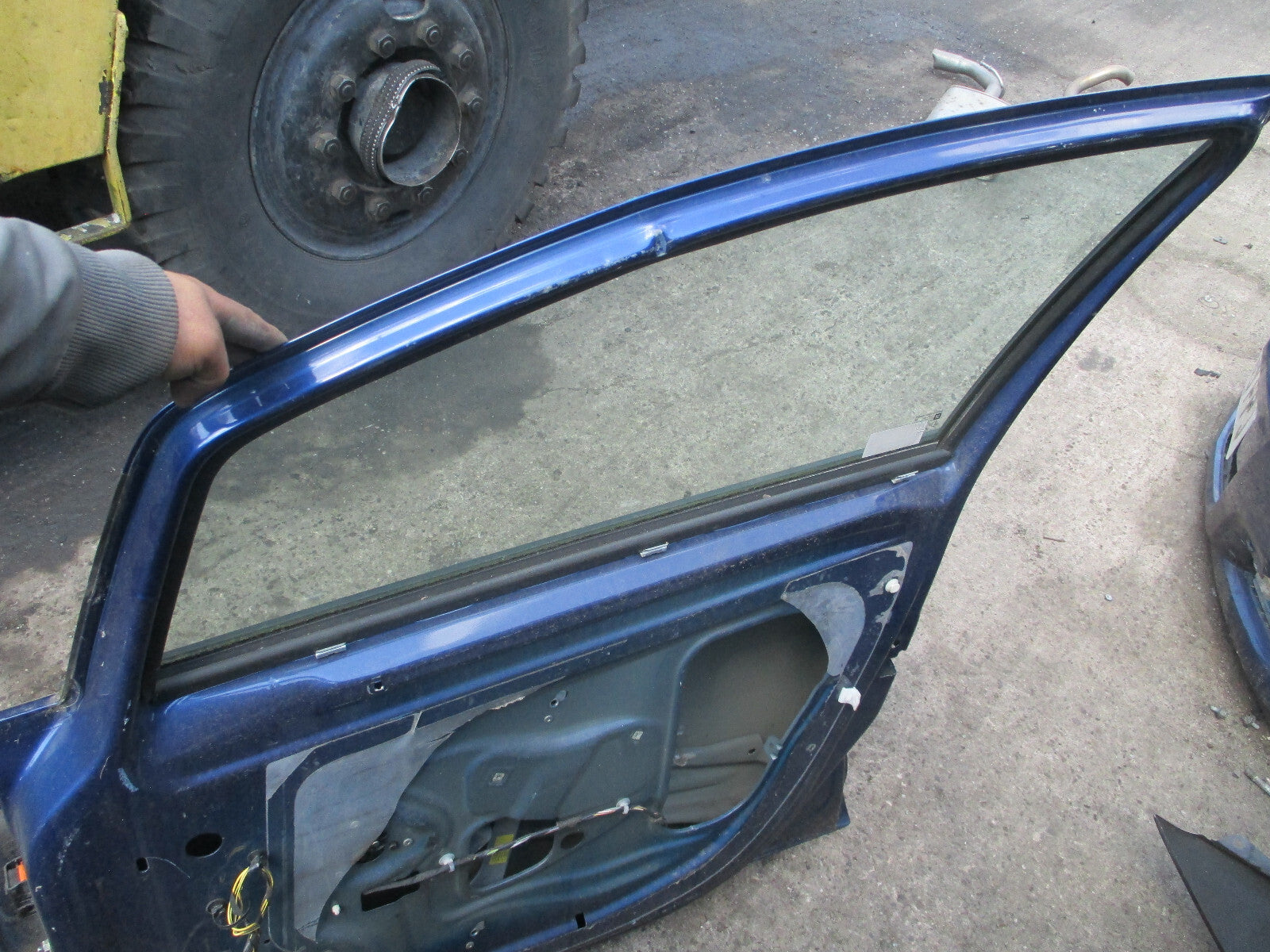 VAUXHALL CORSA D 2011 5 DOOR OSF DRIVER FRONT DOOR BLUE