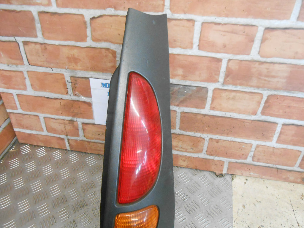FIAT MAREA WEEKEND ESTATE 2001 OSR DRIVER SIDE REAR BRAKE LIGHT ASSEMBLY