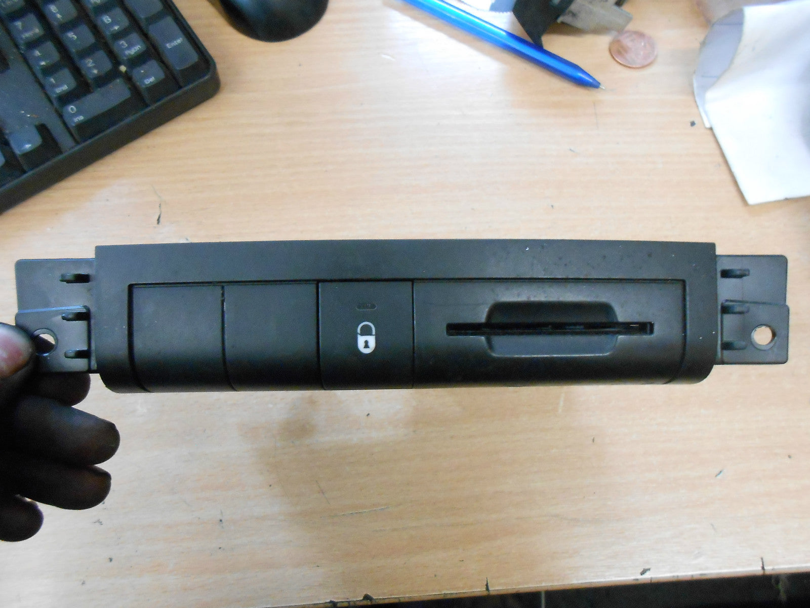 PEUGEOT 207 2007 IGNITION CARD READER SLOT & TRIM FR56713502 56713502