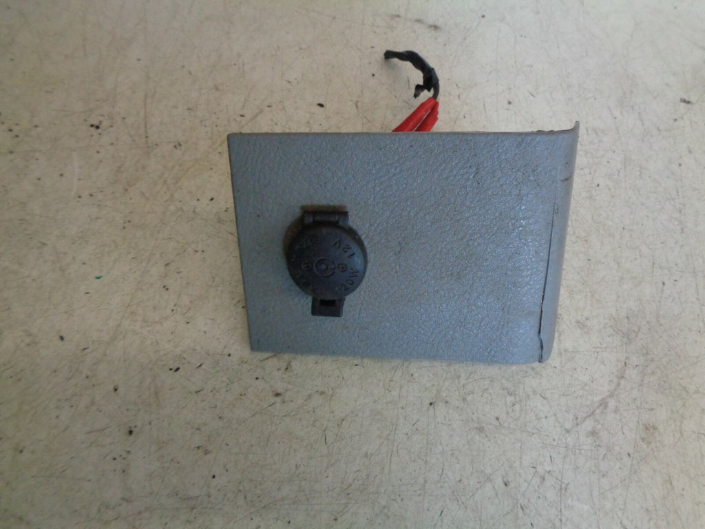 KIA SEDONA 2005 REAR QUARTER PANEL SWITCH12 V VOLT OUTLET ADAPTER OK53C66370A