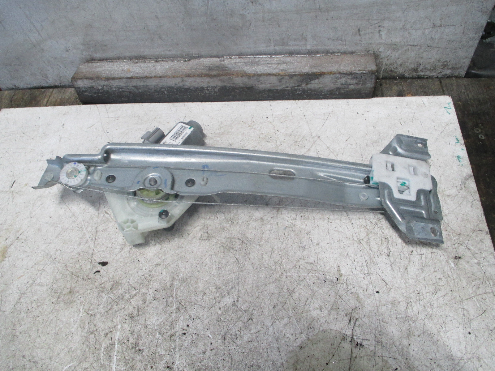 FORD KA +PLUS MK3 2018 OSR DRIVER SIDE REAR WINDOW MOTOR REGULATOR
