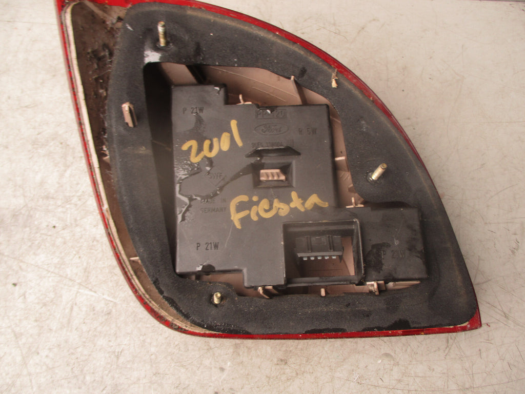 2001 FORD FIESTA OSR DRIVER SIDE SIDE REAR TAILLAMP TAIL LIGHT 96FG13N004