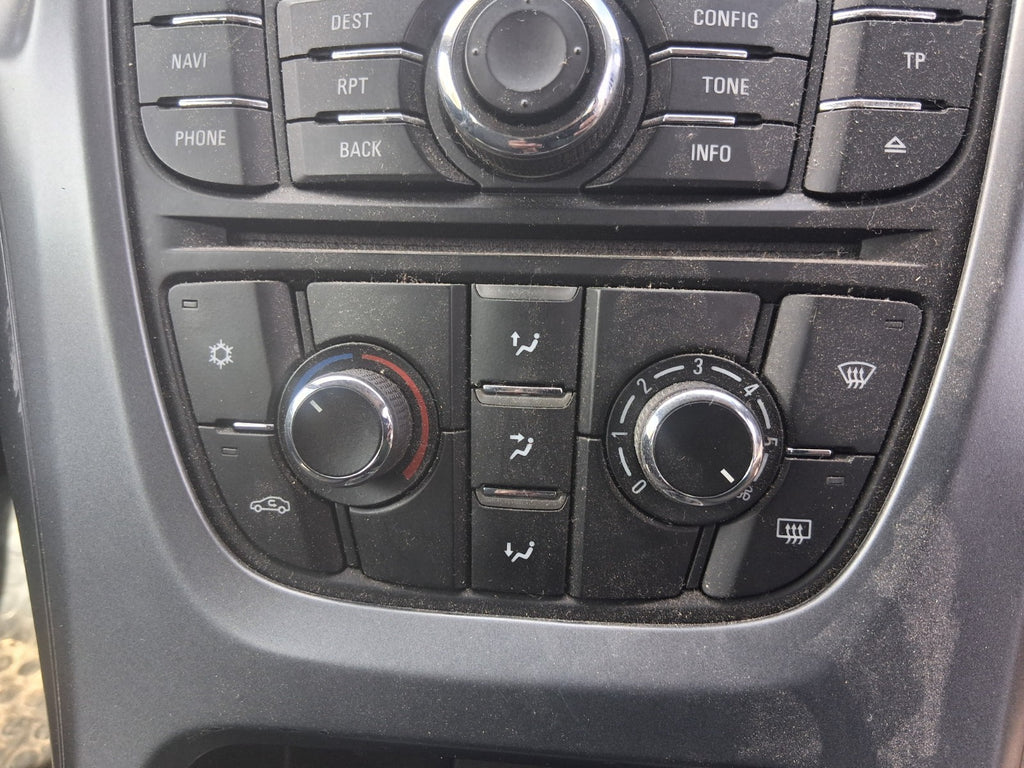 2013 VAUXHALL ASTRA J ESTATE RADIO STEREO WITH AC HEATER CONTROL SWITCH PANEL