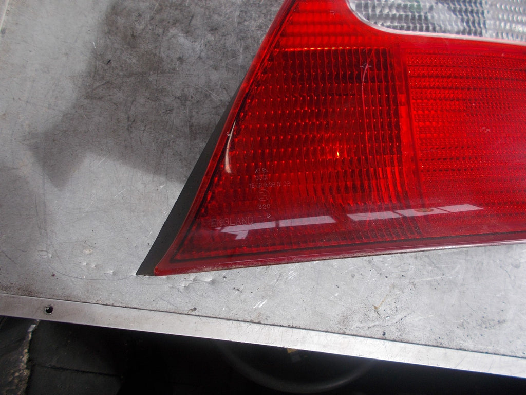 ROVER M.G OS/ DRIVER SIDE REAR LIGHT F001802R028102