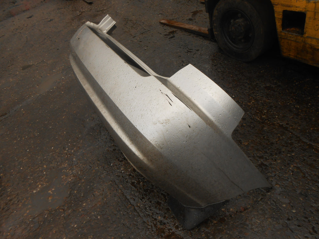 KIA CARENS MK2 FACELIFT 2004 REAR BACK PLASTIC BUMPER SILVER DAMAGED
