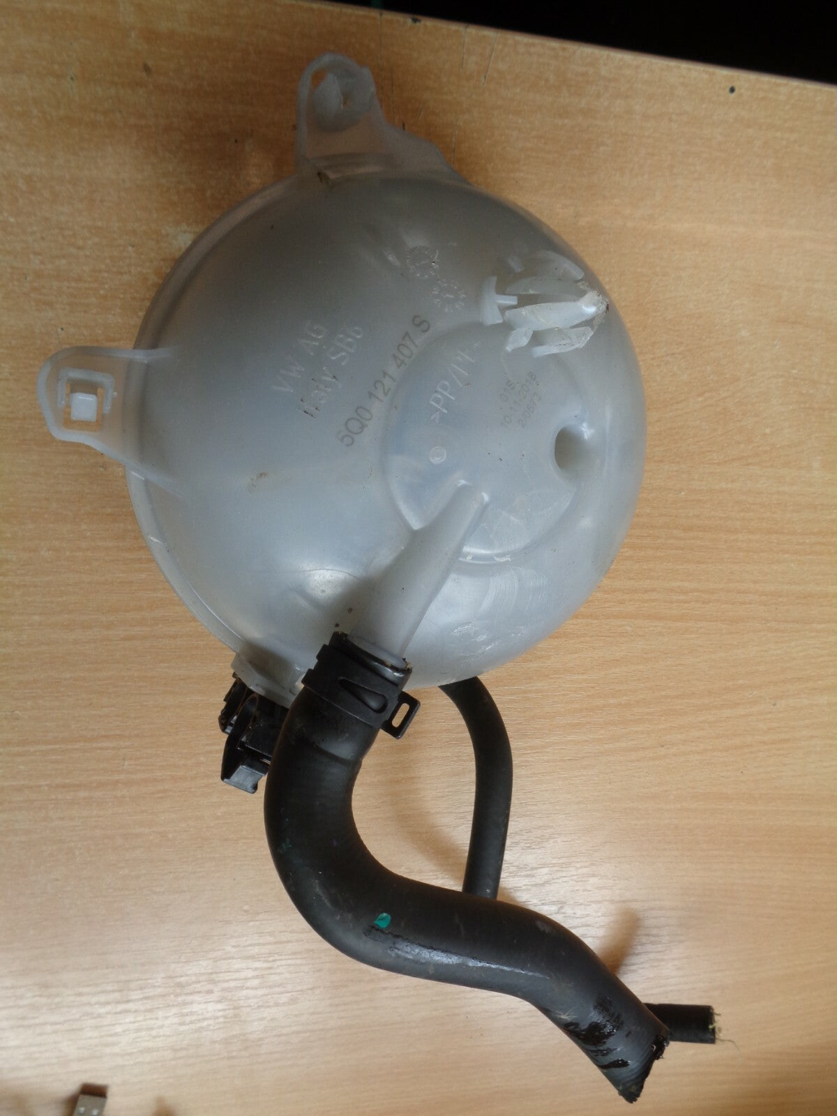 SKODA OCTAVIA 2019 1.5 L PETROL EXPANSION TANK COOLANT 5Q0121407S