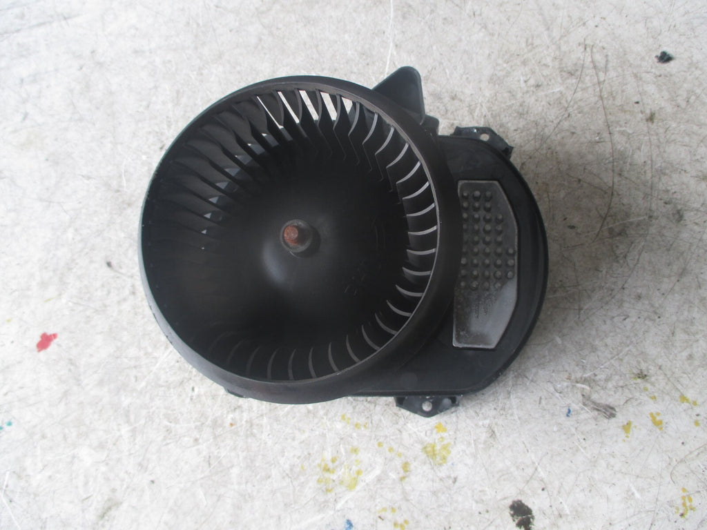 MERCEDES A CLASS W176 2016 HEATER BLOWER MOTOR FAN A2469062501